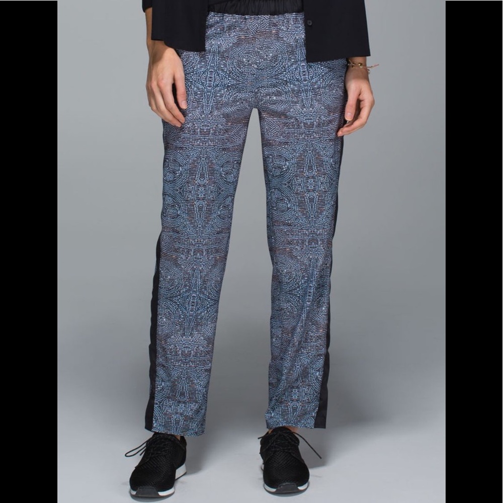 Lululemon Rise and Shine Trouser Pant Size 8